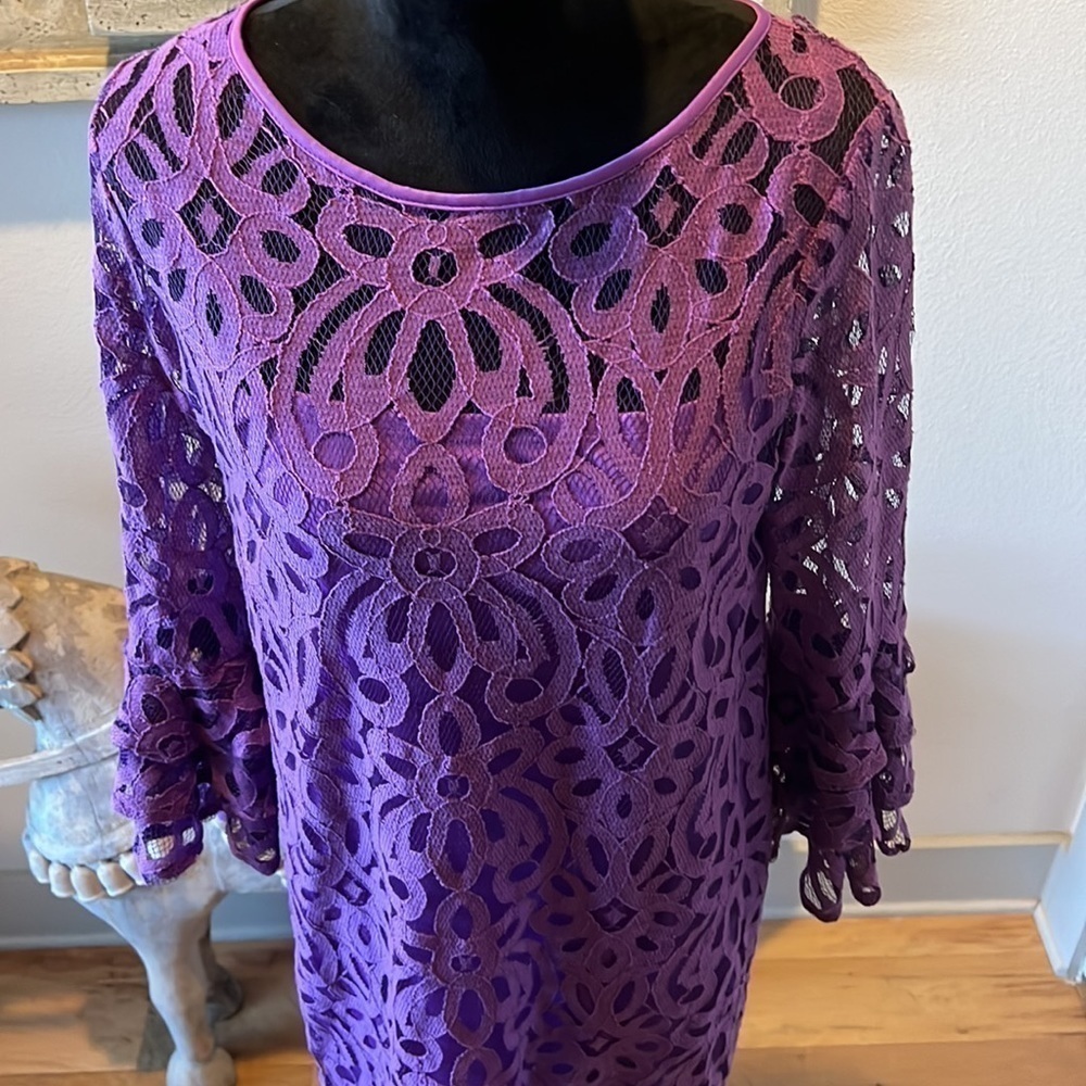 Tiana B. Light purple lace shift dress Sz 8 bell sleeves - Picture 2 of 6